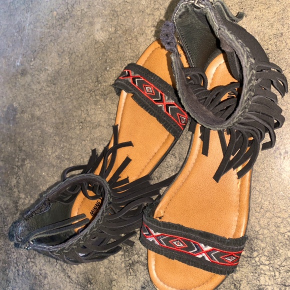 Minnetonka Douthwest Fringe Sandals - Picture 2 of 5